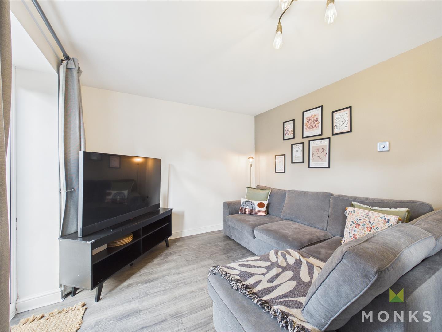 1 Cysgod Y Gyrn, Oswestry, SY10 7LQ For Sale